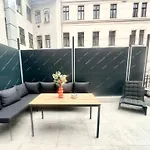 Tublife Terrace Apartment II Jacuzzi II Freeparking